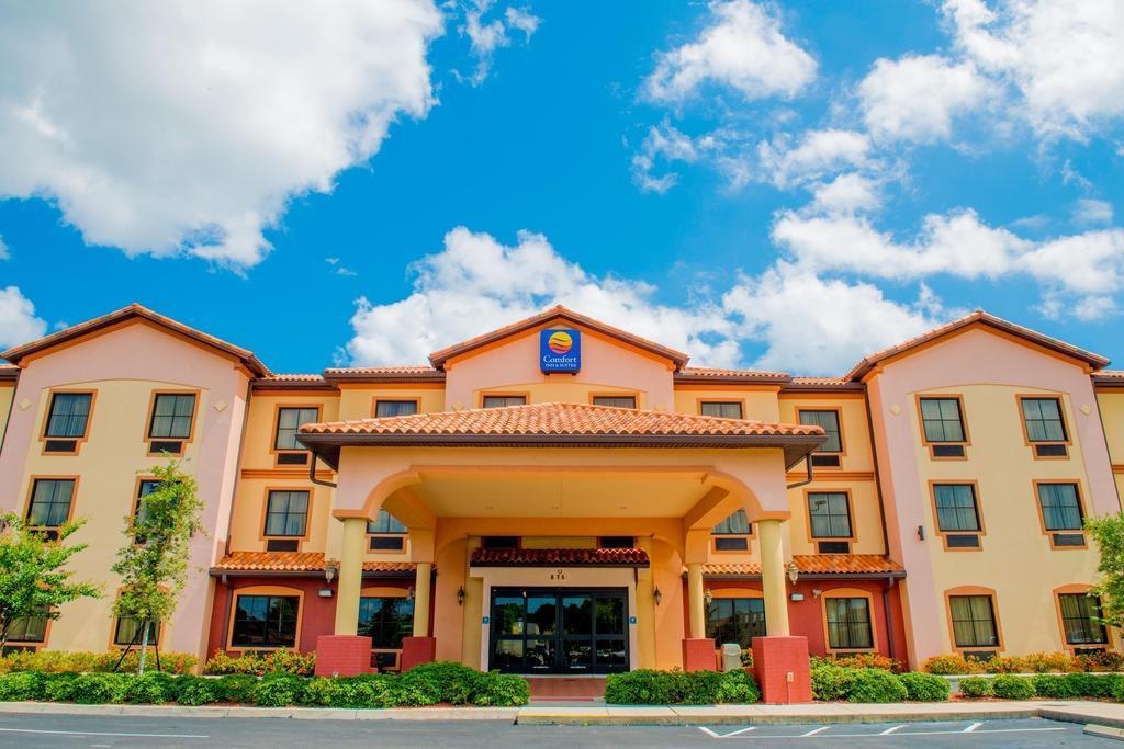 Comfort Inn & Suites Northeast - Gateway Sint-Petersburg Buitenkant foto
