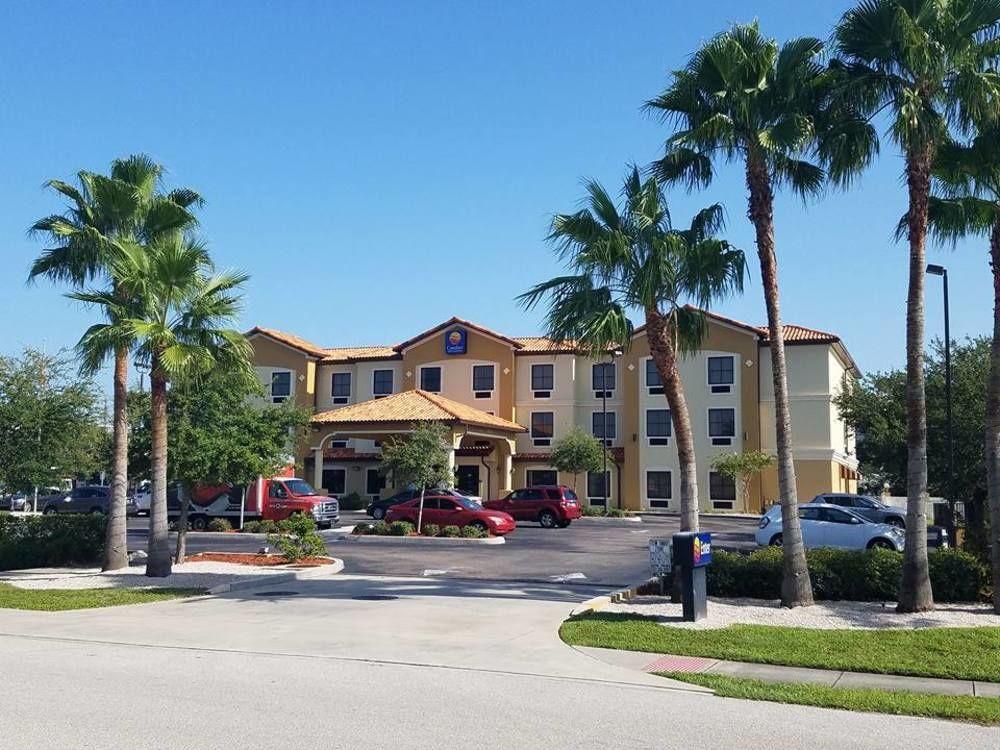 Comfort Inn & Suites Northeast - Gateway Sint-Petersburg Buitenkant foto